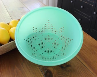 Vintage Tupperware 1970s Jadeite Green Kitchen Colander / Strainer