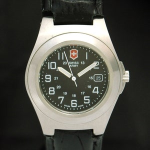 Victorinox Swiss Army Excursion Womens Watch 28mm Black Dial Date New Battery Victorinox Women main image 3