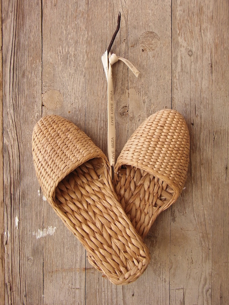 Zapatillas ratán,sandalias,rafia,shoes sandals,raffia,wicker,rattan,bambu, bamboo shoes,home shoes,zapatillas boho,zapatillas hotel,griegas imagen 1