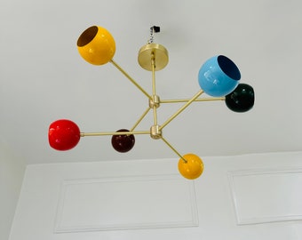 Lampadario Sputnik multicolore a 6 paralumi in ottone Lampadario moderno Stilnovo