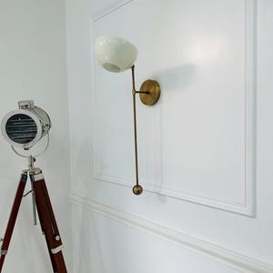 Handgefertigte Wandleuchte aus Messing: Moderne Stilnovo Vanity Light