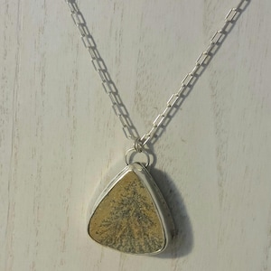 Psilomelaan dendrietketting