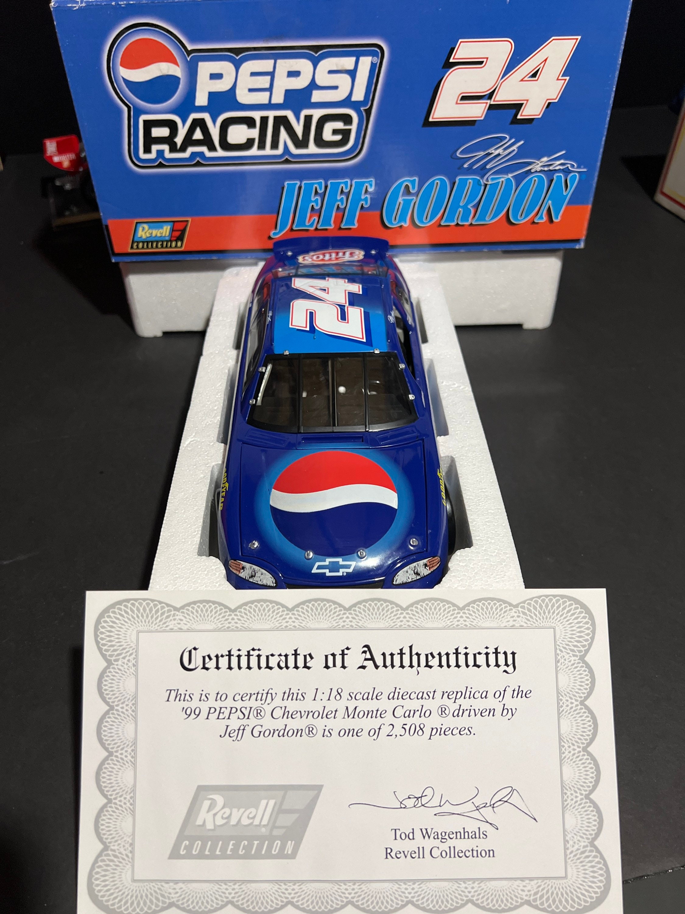 1/18 Jeff Gordon 24 Pepsi Racing 1999 Monte Carlo Revell