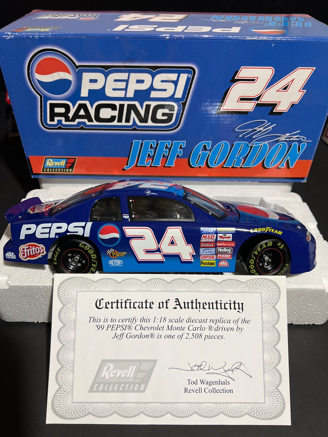 Revell Monogram Jeff Gordon 24 新品、未開封品、 Model Kit Revell Monogram 24 Dupont Jeff Gordon - Monte