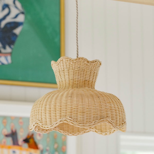 Anar Rattan Scalloped Lampshade/Pendant Light (Medium)