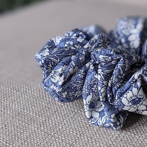 Twiggy Floral Blue Scrunchie / Available in 3 sizes