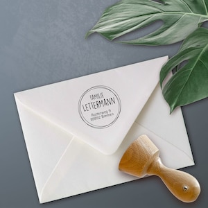 Timbro indirizzo personalizzato rotondo con bordo circolare e indirizzo desiderato
