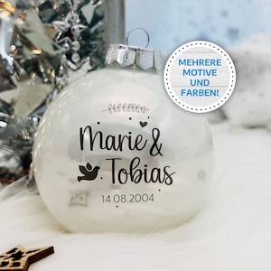 Weihnachtskugel Hochzeit mit personalisiertem Namen hochwertiger UV Druck auf 8cm Glaskugel Bild 1