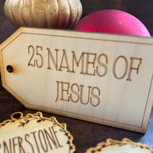 25 Names of Jesus ornament set, Gift tags, Religious ornaments, Christian present, Gift for priest, Gift for Catechism educator, Bible verse