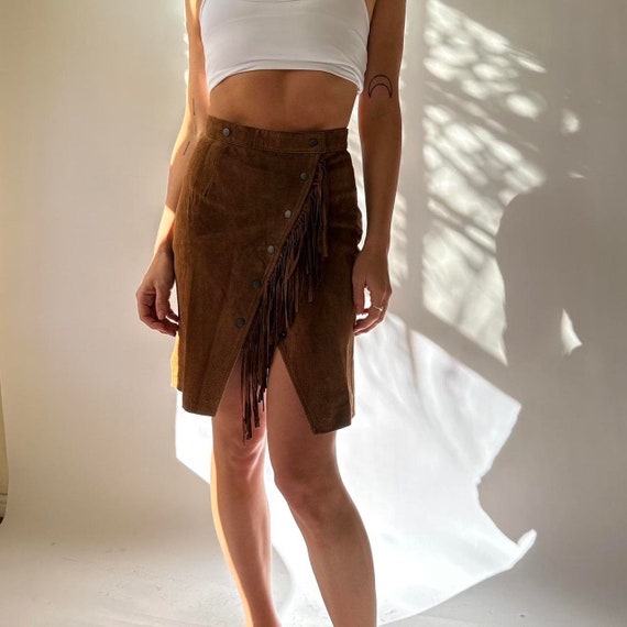 Vintage brown suede fringe high waisted knee leng… - image 1