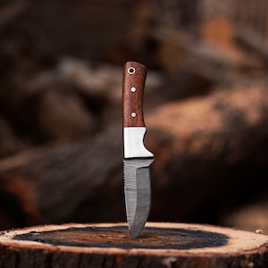 Beautiful handmade skinning knife  7&quot; - Damascus steel blade - fix blade knife - father&#39;s day gift