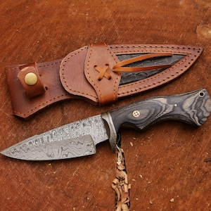 Handmade Damascus Steel Knife: Exotic Rose Wood Handle, Leather Sheath