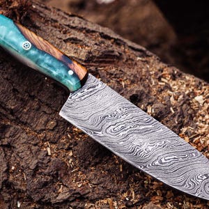 Hand Forged Damascus Chef Knife: Epoxy Resin & Olive Wood Handle