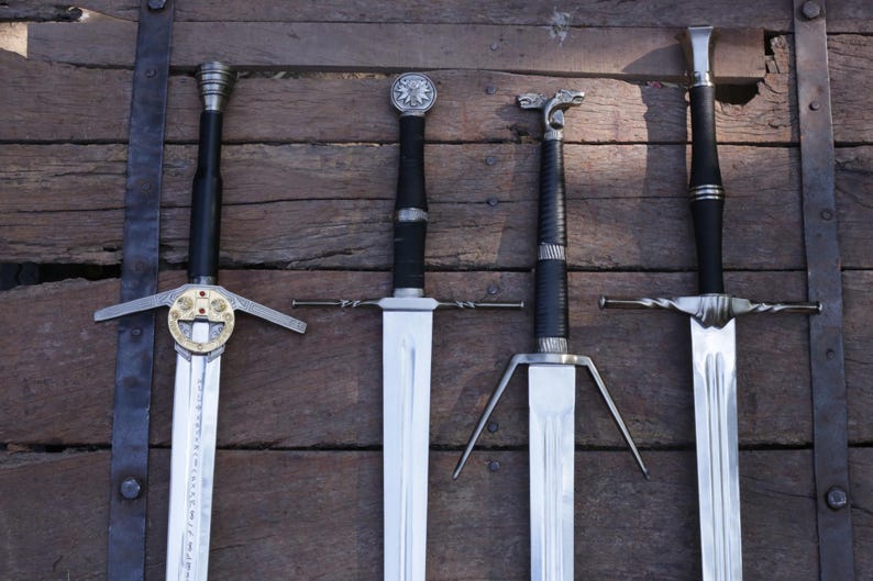 4 par Witcher-svärd av Geralt av Rivia handgjorda svärdreplika rostfritt stålblad personlig födelsedagspresent till pojkvän present till jul bild 3
