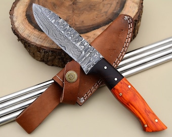 Coltello da campeggio fatto a mano in Damasco / Coltello da caccia Tanto Bushcraft con manico in legno Paka, fodero in pelle / Coltello da scuoiatura, regalo per lui e per gli sposi