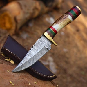 Handmade Damascus Skinner Knife: Stag Horn Handle, Razor Sharp Hunting Blade