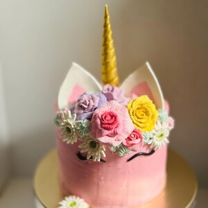 Gumpaste rose flowers /sugar flowers/cake decorations