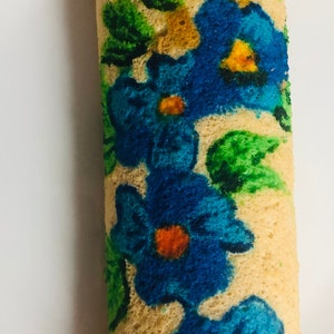 vanilla swiss roll / batik swiss roll