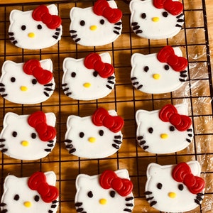 kitty themed fondant cupcake toppers