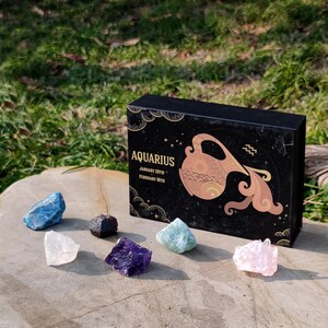 Aovila Aquarius Zodiac Crystals Gift Set Aquarius Healing Crystals Birthstones with Personalized Horoscope Box Set