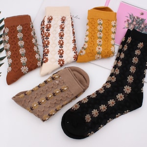 Women Socks，Cotton socks，Casual Socks，Vintage Sock，Leopard Print Sock，Personalized Socks，Multi Color Socks，Japanese Style Socks