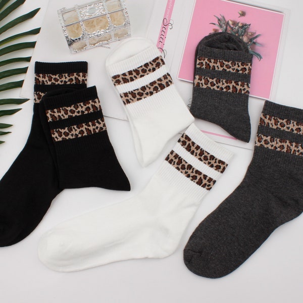 Women Socks，Cotton socks，Casual Socks，Vintage Sock，Leopard Print Sock，Personalized Socks，Multi Color Socks，Japanese Style Socks
