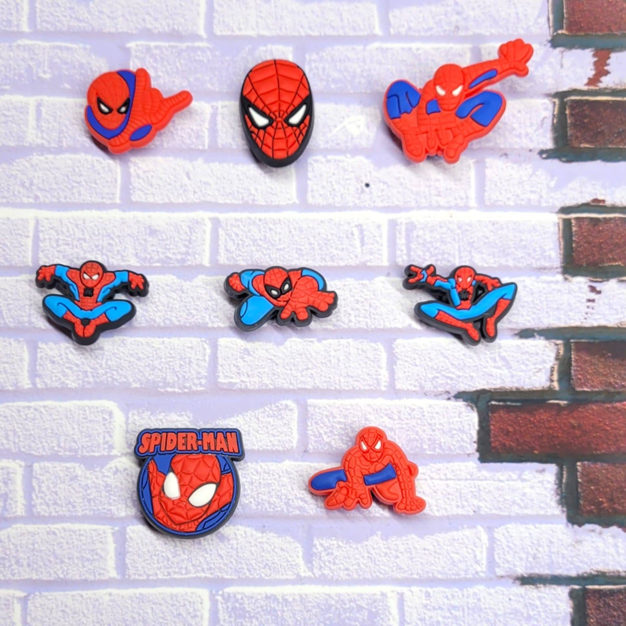 CROCS CHARMS-JIBBITZ-SPIDERMAN – Chicos & Chicas Shoes
