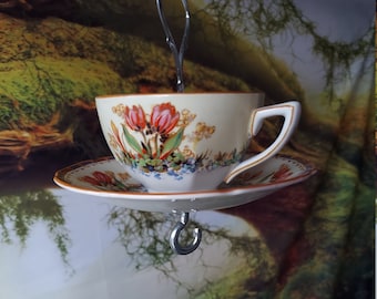 Bird Feeder, Hanging Bird feeder, Tea Cup Bird Feeder, Bird Lover, Gift for Mom, Gift for Dad,  Housewarming Gift