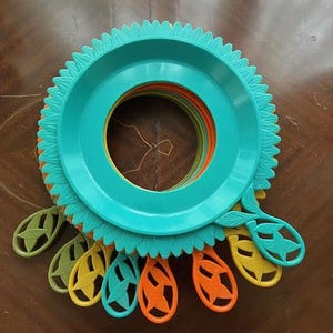 Set of 8 Vintage 1970&#39;s Plastic Plate Holders