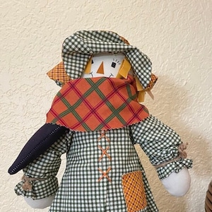 Scarecrow (Fall Decor)