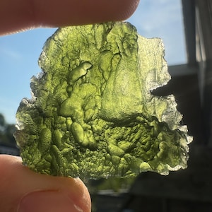 15.2g Authentic moldavite Moldavite Kvitkovic good condition beautiful  green deep texture no damages