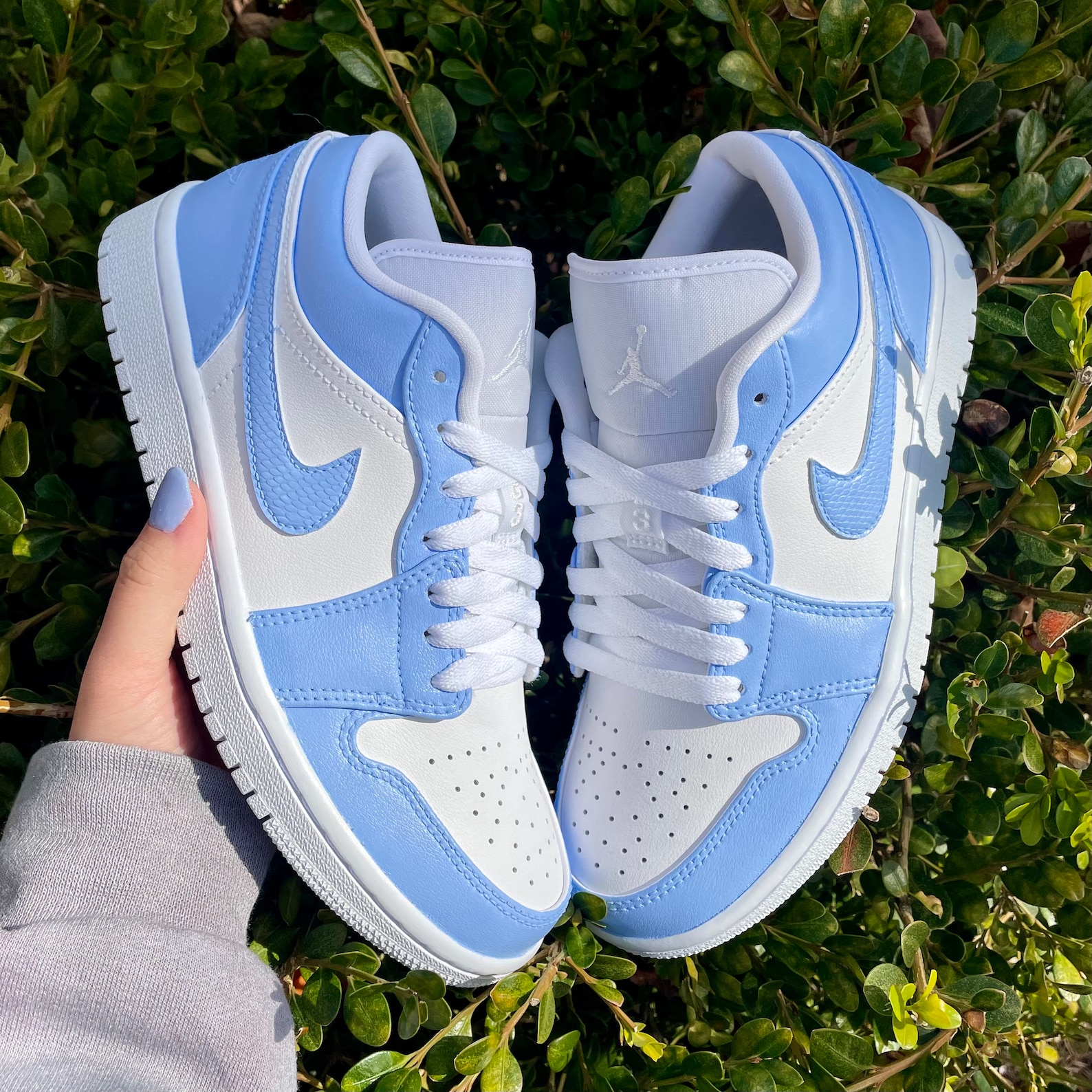 lavender jordan retro 1