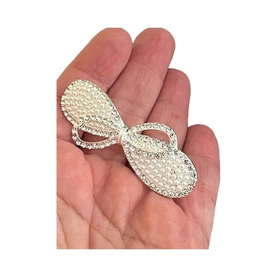 Silver White Bow Pearl Rhinestone Hair Clip (2.5 display picture 2