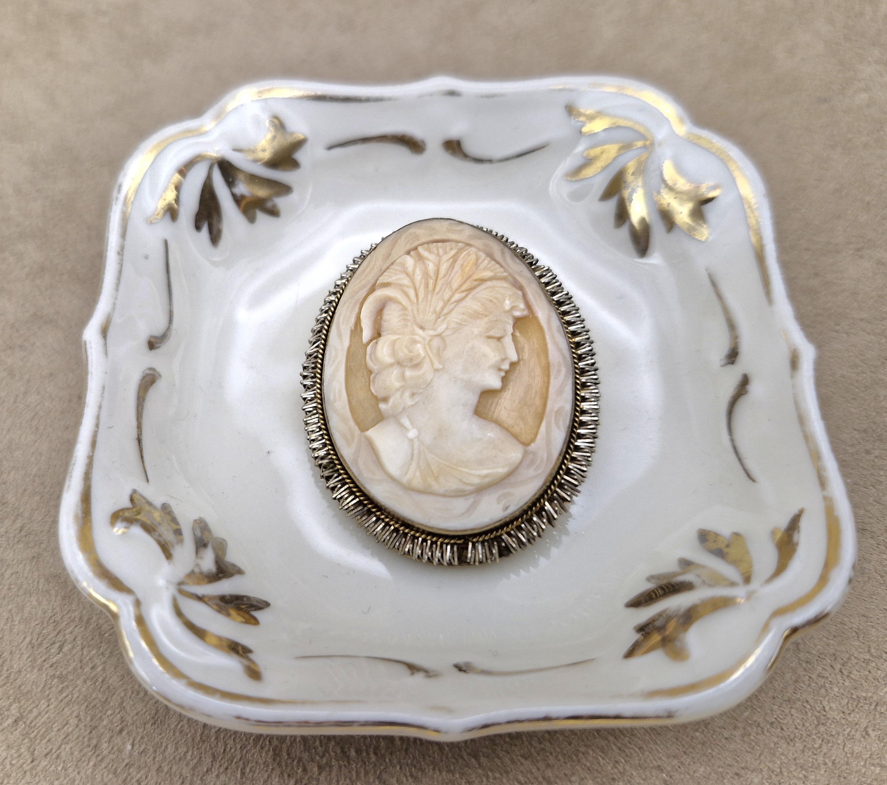 Broche Vintage Années 50 Camée Dame - Opaline Blanche Sur Alliage, Broche Ancienne D'époque