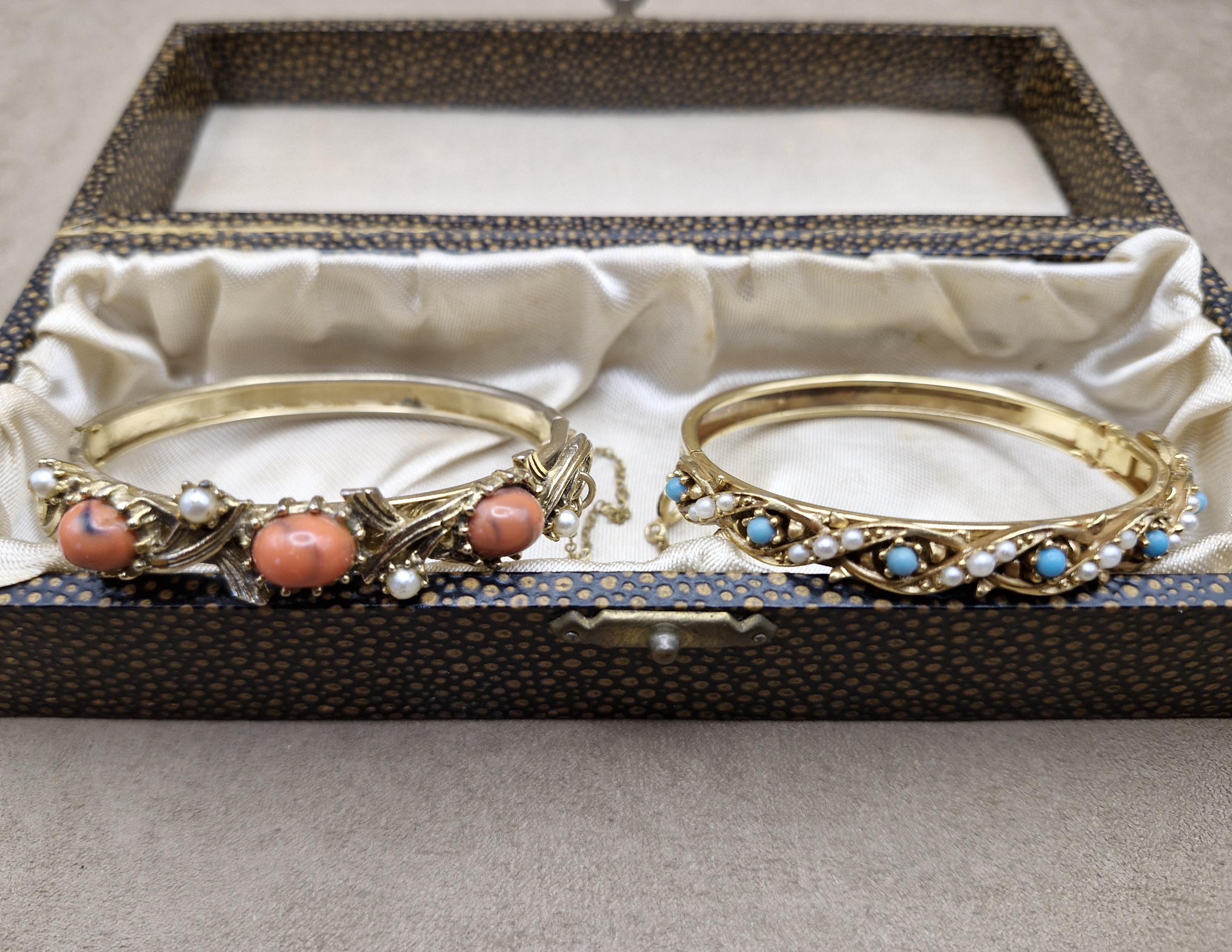 Bracelet Jonc Ouvrant Ancien En Perles De Corail - Couleur Corail/brun, Sans Fermoir, Occasion