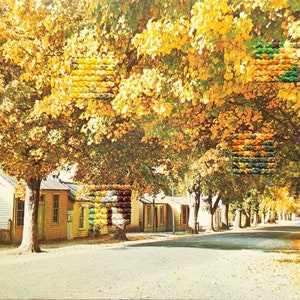 Cartolina vintage ricamata a mano al punto croce - Arrowtown '74