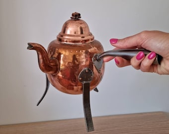 Copper tea pot Vintage copper kettle Vintage copper tea pot Tea pot on legs