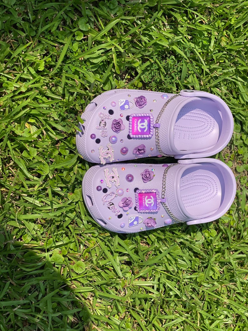 lavender crocs size 7