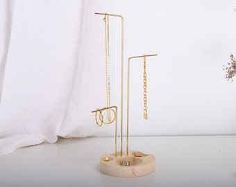 Suporte para joias em latão com porta-anéis de madeira: porta-colares minimalista