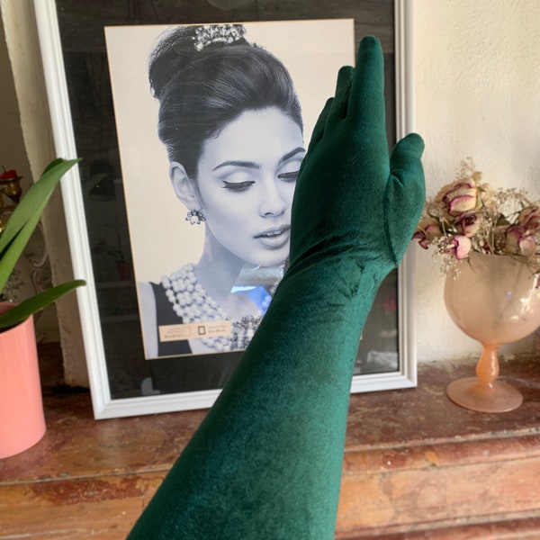 Vintage vert stretch Velvet/Velour Opera Length Gants année 1960- Taille 7 à 7,5 - Idéal Goth/Mariage/Prom/Burlesque. Pièce rare.