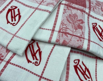 Ancien français lot de 6 serviettes de table Napoléon III, 19eme, damassé blanc et liteaux rouge, décor floral, monogramme AV, brodées main.