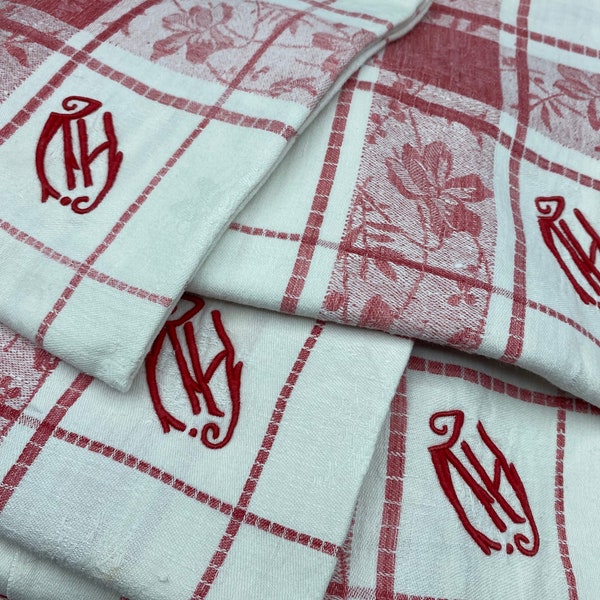 Ancien français lot de 6 serviettes de table Napoléon III, 19eme, damassé blanc et liteaux rouge, décor floral, monogramme AV, brodées main.