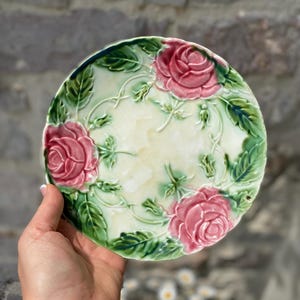 Set of 2 vintage slip dessert plates. Floral decoration. Vintage majolica.