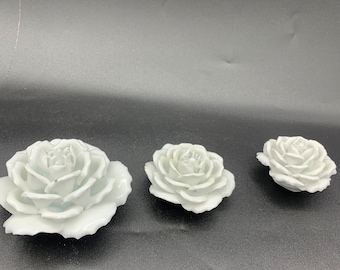 Antique porcelain roses. Vintage from the 1930s. Table decoration. Shabby chic.