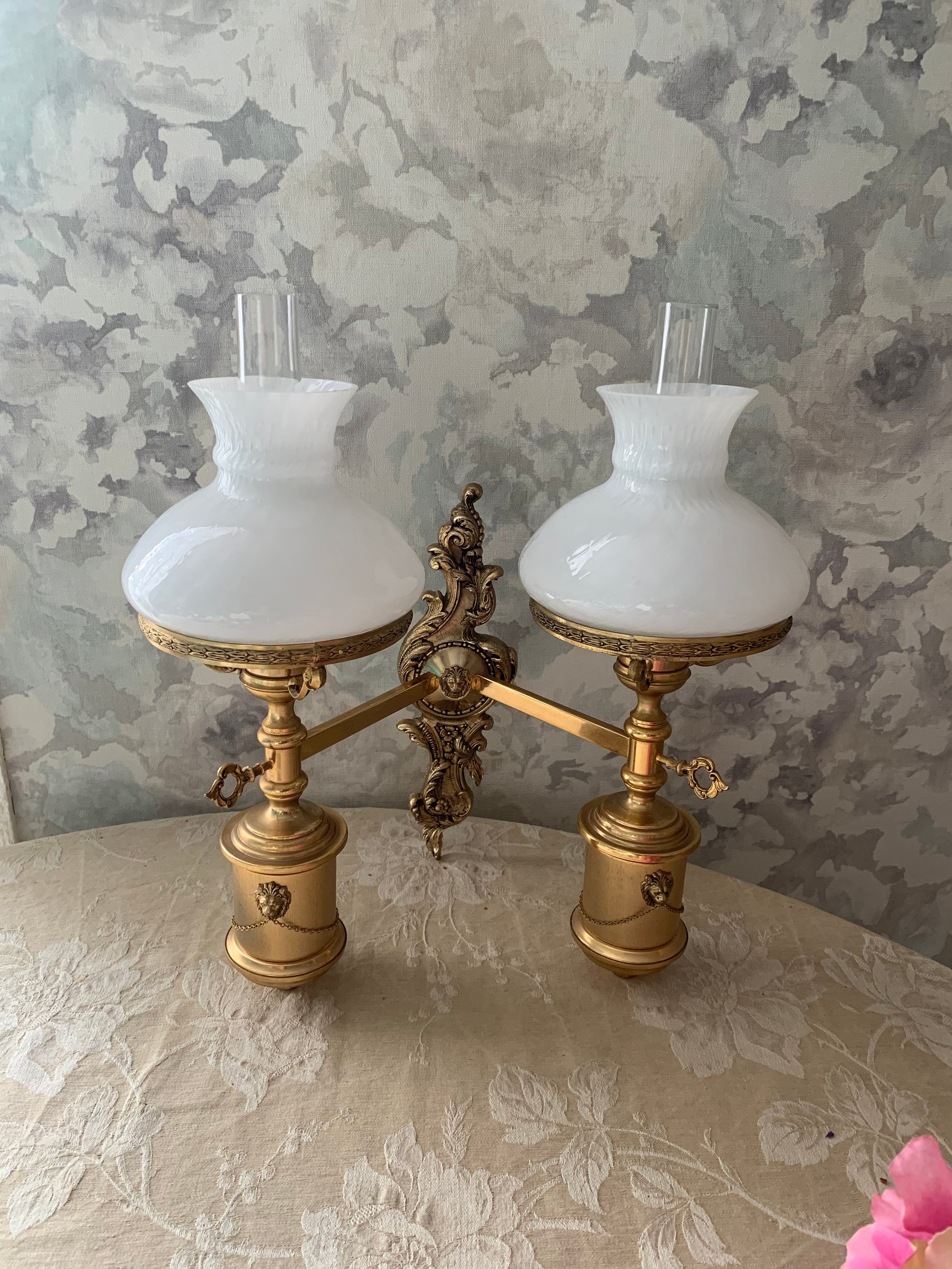 Ancienne Français Lumière Applique en Bronze avec Tête de Lions