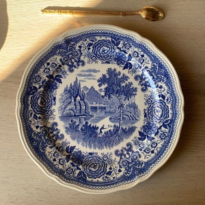 Villeroy Boch Burgenland blue and white dessert plate.