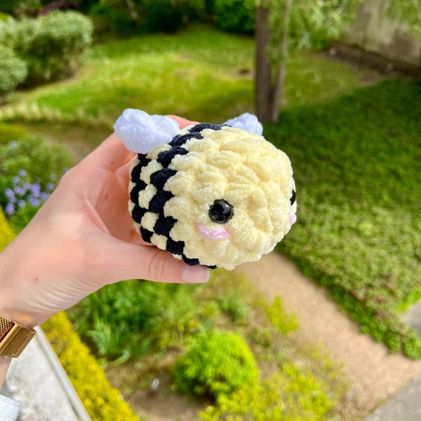 Mini bee plush toy, handmade crochet amigurumi