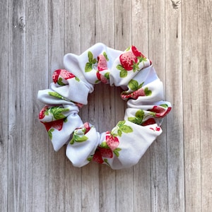 Strawberry Fruit Patterned Cotton Hair Scrunchie, Strawberries, Summer Scrunchies, Summer Hair Accessories