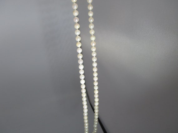 Vtg 18 inch Long 8MM Pearl Necklace - image 5