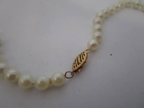 Vtg 18 inch Long 8MM Pearl Necklace - image 4